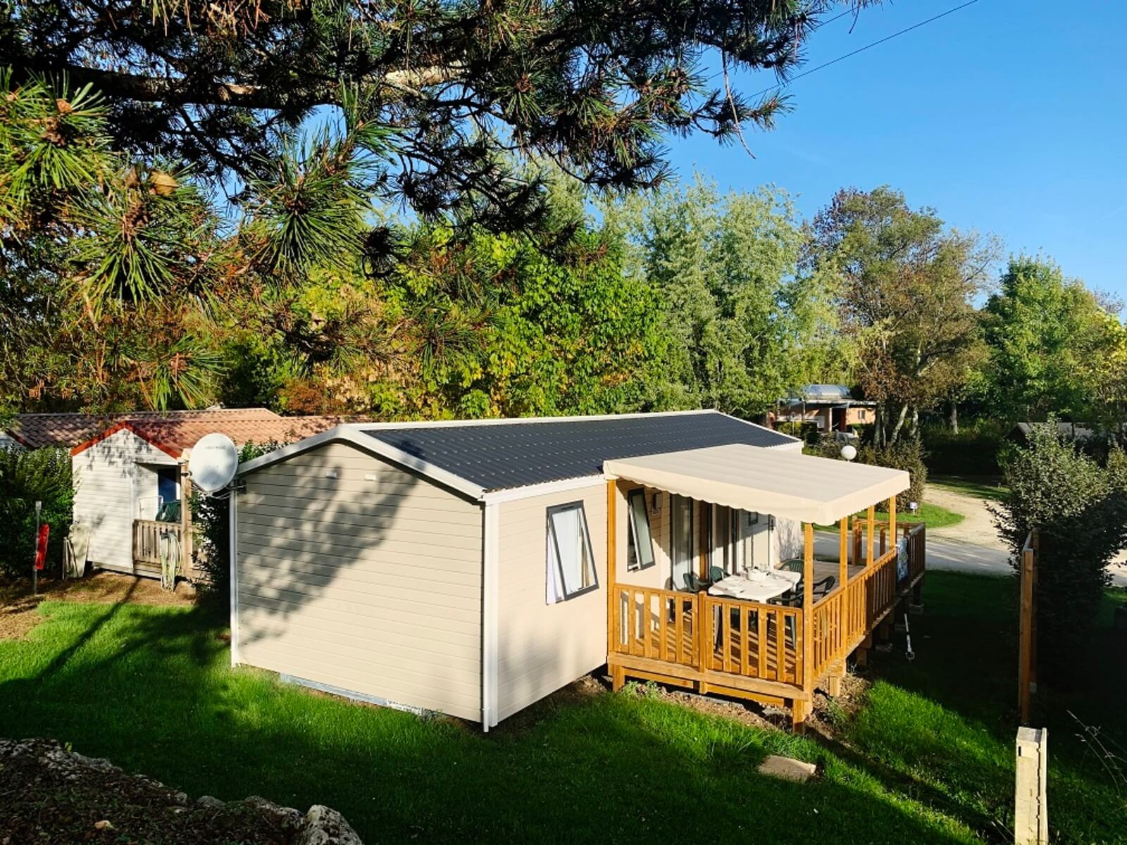 Four Bedroom Mobile Home Two Bathroom In Dordogne